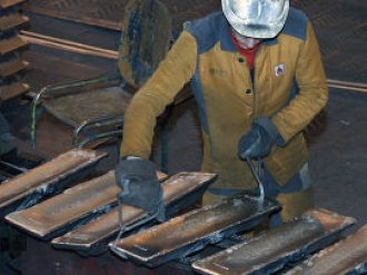 Впервые за семь лет Китай снижает экспорт